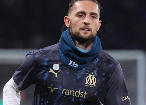 显迹象表明, 基地传来的, 米兰管理层